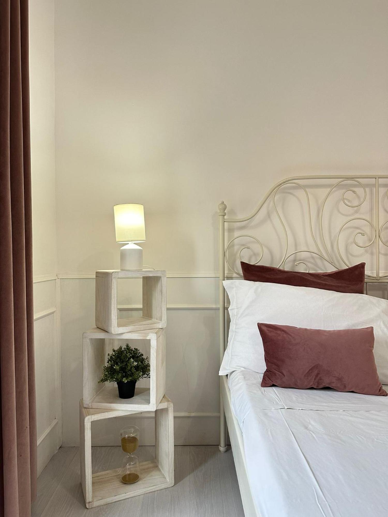 Laetitia Guest House116 2* Naples